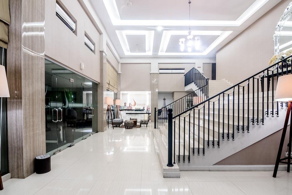 Tasneem Hotel Malioboro Yogyakarta Exterior photo